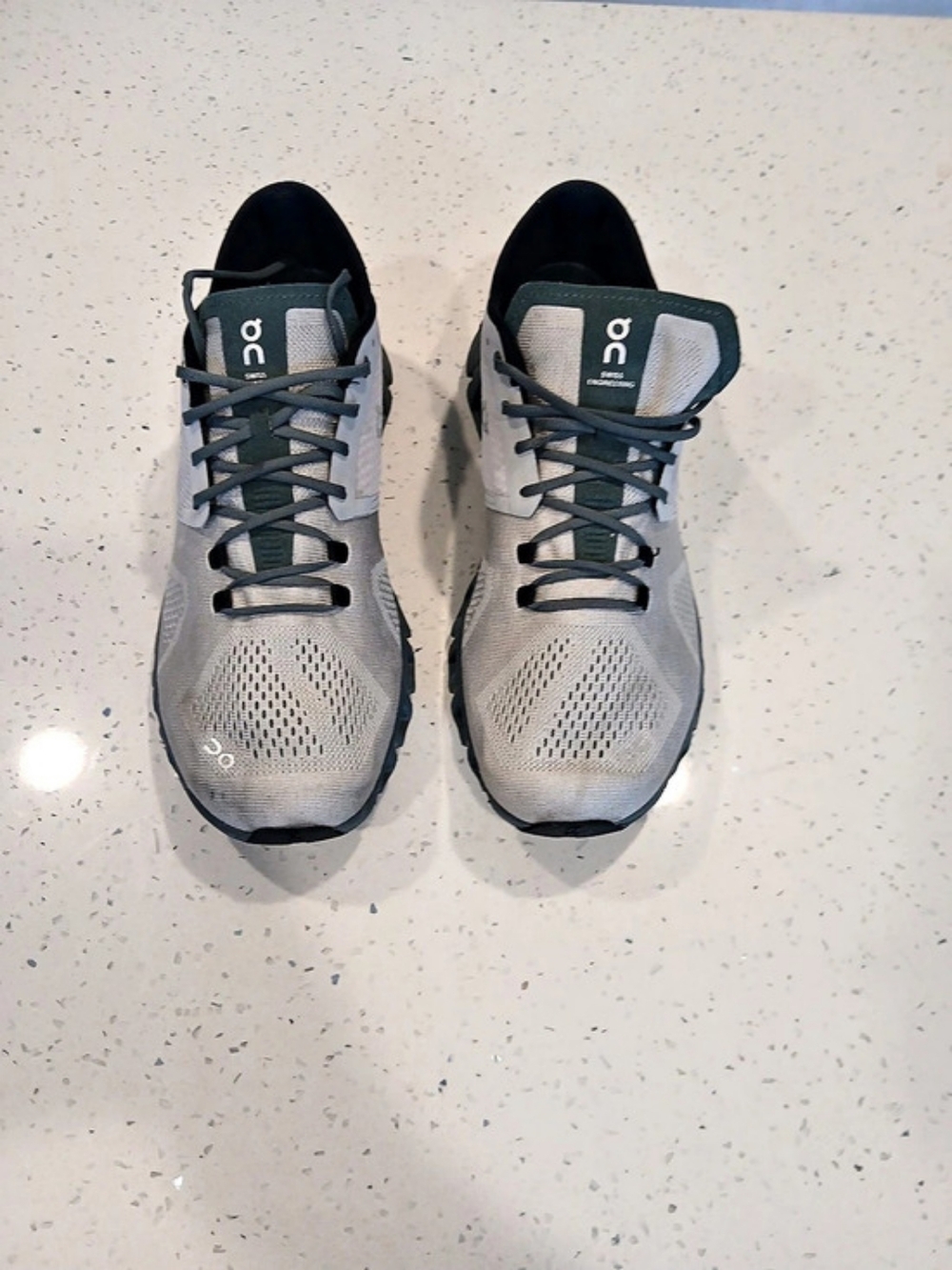 ON ROAD RUNNING SHOES CLOUD X GLACIER/OLIVE FOR MEN Sz 10